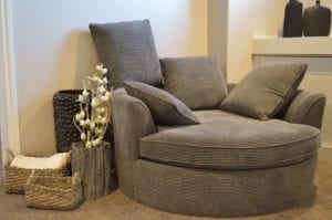 Proffesional steam couch cleaning in Melbourne Australia